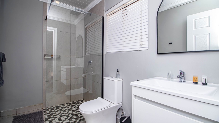 7 Bedroom Property for Sale in Knysna Central Western Cape